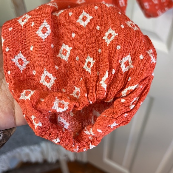 Anthropologie Chloe & Katie Embroidered Salmon and Blue Crop Top - Picture 4 of 8